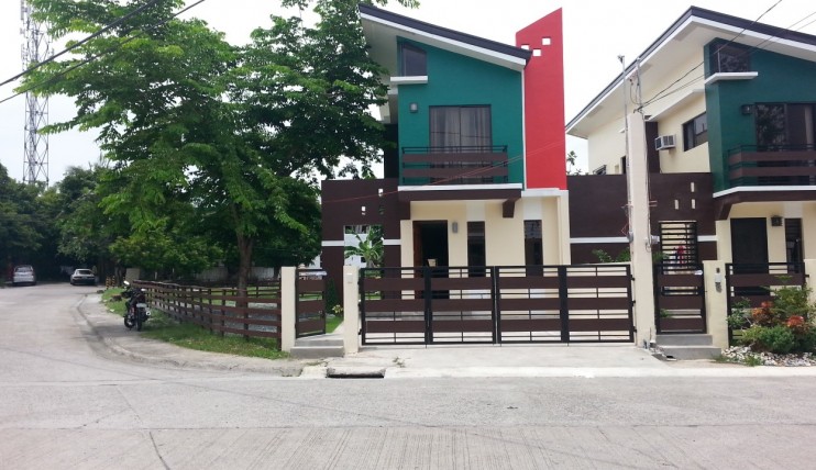 Photo 2 of single house in Pilar, Las Pinas, 4 bedrooms with garage