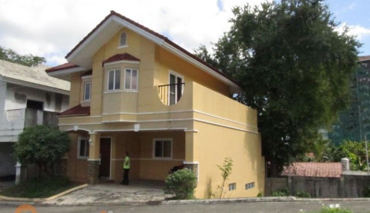 Photo 2 of Simple American Standard House and Lot for Sale at Banawa, Cebu City