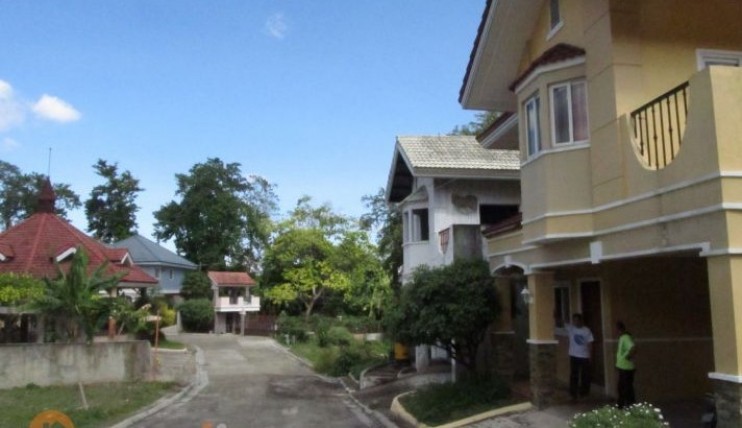 Photo 3 of Simple American Standard House and Lot for Sale at Banawa, Cebu City