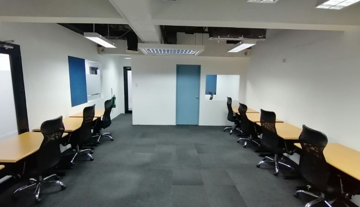 Photo 3 of 15-Pax Serviced Office for Lease in Makati with 2 Internal Rooms