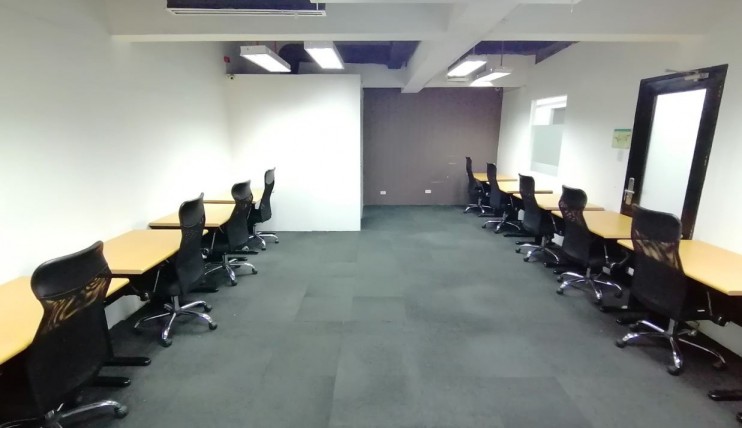 Photo 4 of 15-Pax Serviced Office for Lease in Makati with 2 Internal Rooms