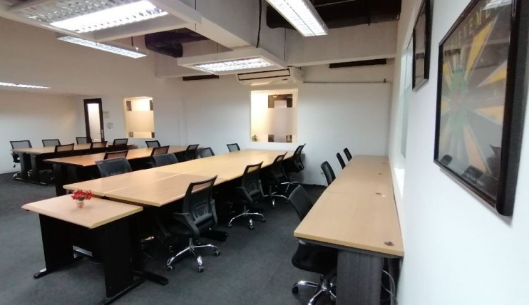 Photo 4 of 30-Seater BPO Office for Rent in Makati with 2 Internal Rooms