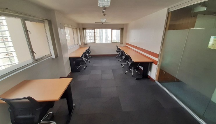 Photo 5 of Corner Window Office for Rent in Makati 12-Pax