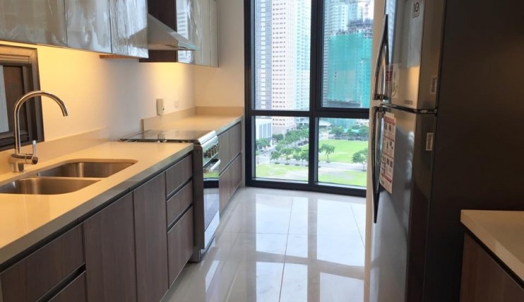 Photo 4 of 2 Bedroom Unit For Rent at ARYA RESIDENCES BGC