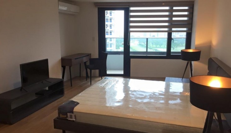 Photo 6 of 2 Bedroom Unit For Rent at ARYA RESIDENCES BGC