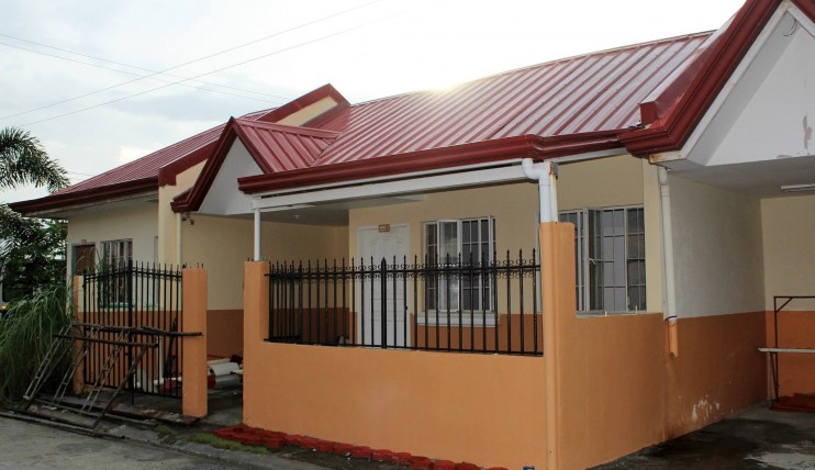 Photo 1 of Bungalow house and lot for sale