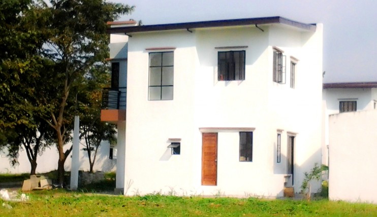 Photo 1 of 120sqm 3BR House and Lot at Binan Laguna near La Salle,SLEX