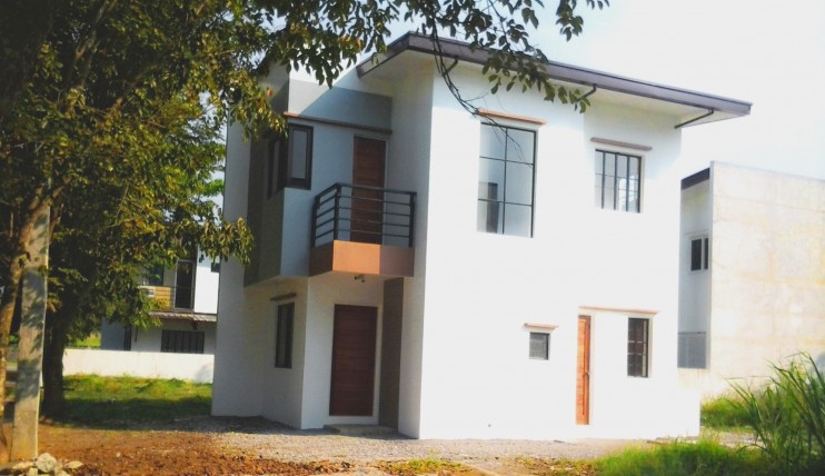 Photo 2 of 120sqm 3BR House and Lot at Binan Laguna near La Salle,SLEX