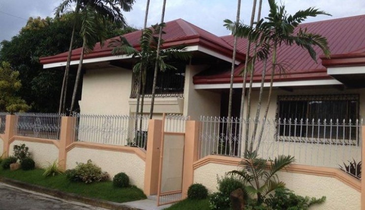 Photo 1 of 490sqm Bi-Level corner lot Luxury House & Lot in Antipolo